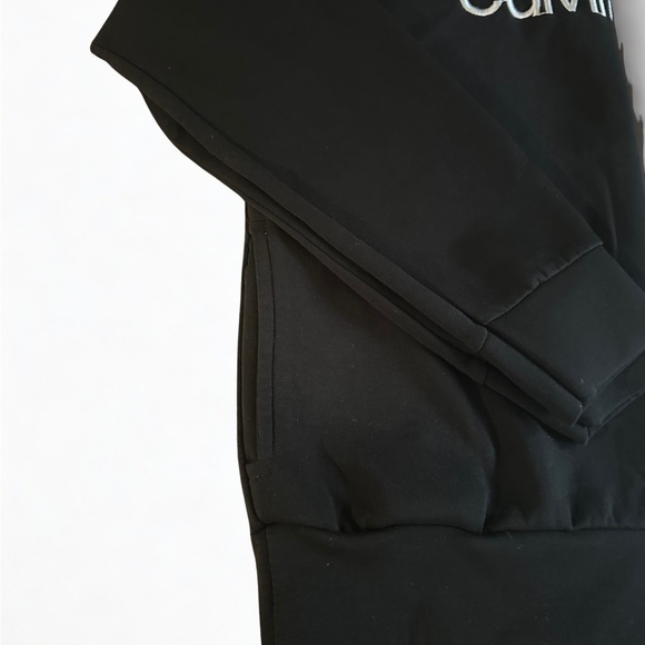 Like New Women’s Calvin Klein Black Logo Sweatshirt with Pockets - Picture 3 of 3